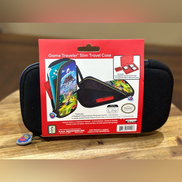 Nintendo Switch Lite Game Traveler Slim Travel Case Zelda Link's Awakening NEW! - Picture 3 of 9